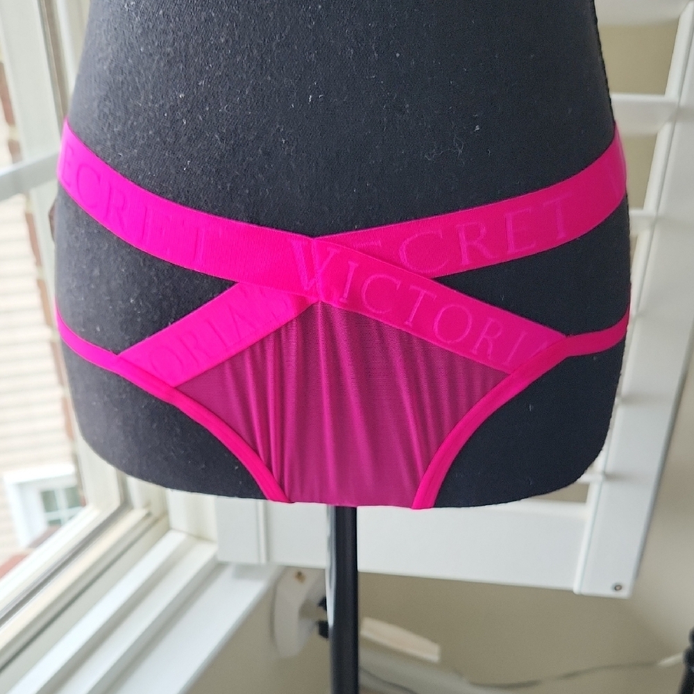 Victorias Secret Strappy Crossover Cut Out Cheeky V Ring Panties - Picture 5 of 7